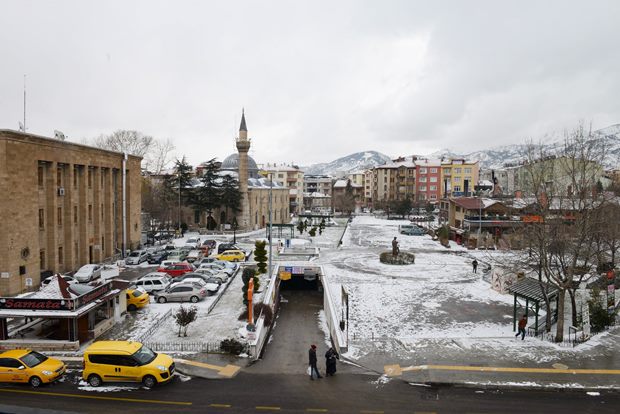 Valilik Arkası Otopark