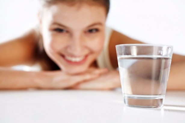 Sıcak su içmenin sizi şaşırtacak 12 faydası