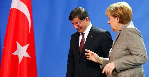 Başbakan Ahmet Davutoğlu, Merkel’in geçiştirerek cevap verdiği bir soruya tarihe