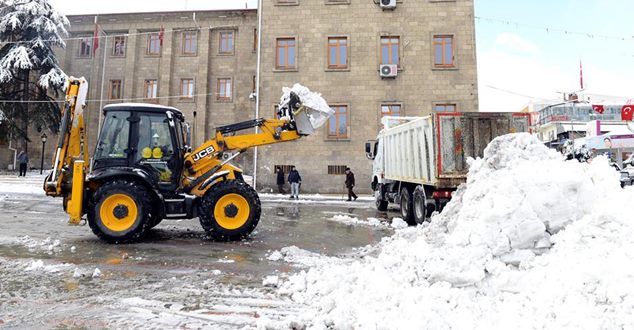 Isparta’ya yılın ilk karı düşerken, Isparta Belediyesi geçtiğimiz yıllarda uygulamaya