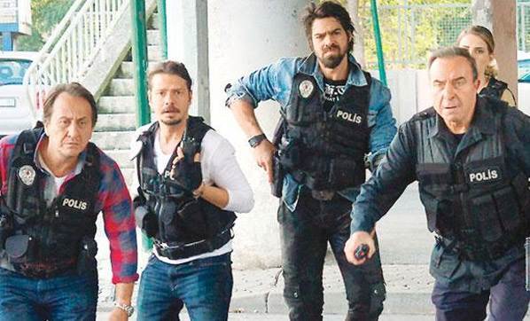 Kanal D’de 10. sezonuyla ekranlarda olan Arka Sokaklar dizisinde sürpriz