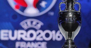 Euro 2016’nın ilk düdüğüne daha aylar var ama şampiyonanın heyecanı Türkiye’yi