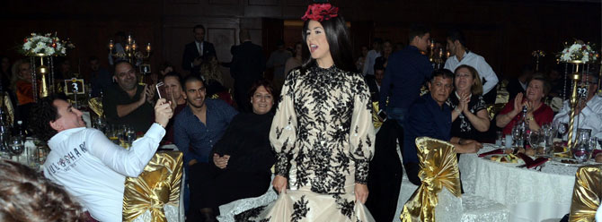 Niran Ünsal, yılbaşı programı için Bodrum’da bir otelde sahne aldı.