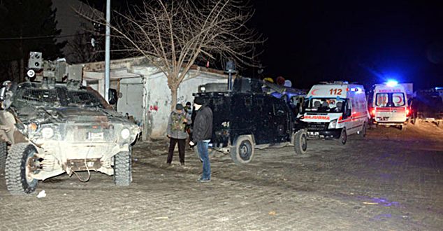 Diyarbakır’ın Çınar İlçesi’nde Emniyet Müdürlüğü’ne bomba yüklü araç, roketatar ve