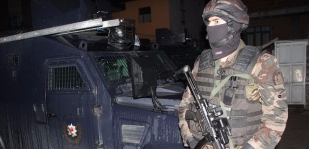 Muş’ta polis ekibine düzenlenen silahlı saldırının ardından çıkan çatışmada 2