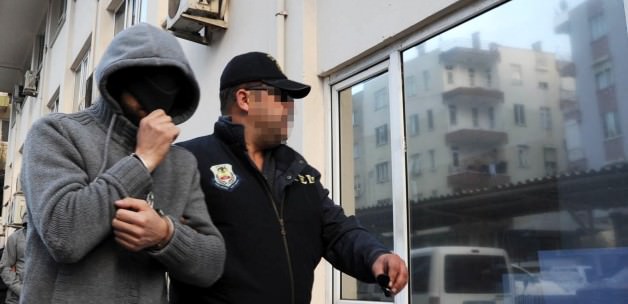 Rusya, Antalya’da operasyon sonucunda gözaltına alınan üç Rus vatandaşından birinin