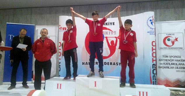 Ispartalı halterciler Antalya Belek’te yapılan Minikler Türkiye Şampiyonasından başarılarla döndü.