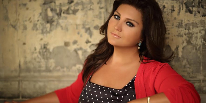 Ünlü şarkıcı Sibel Can, gerçek yaşını geri istiyor. Babası Engin