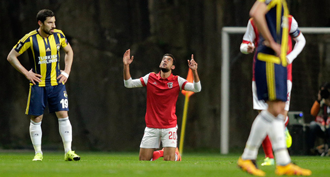 UEFA Avrupa Ligi son 16 turunda 1-0’ın rövanşında Fenerbahçe, Portekiz’de