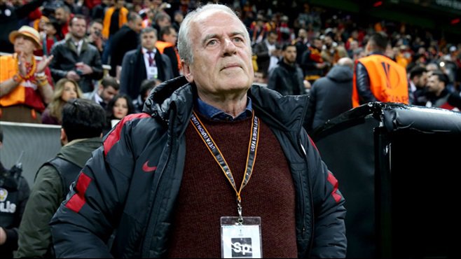 Galatasaray ile yollarını resmen ayıran Mustafa Denizli, büyük bir jest