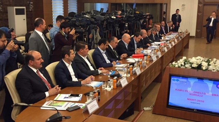 KPDK toplantısında PKK'ya yapılan operasyonları eleştiren KESK'e, 'Protesto' damgasını vurdu.