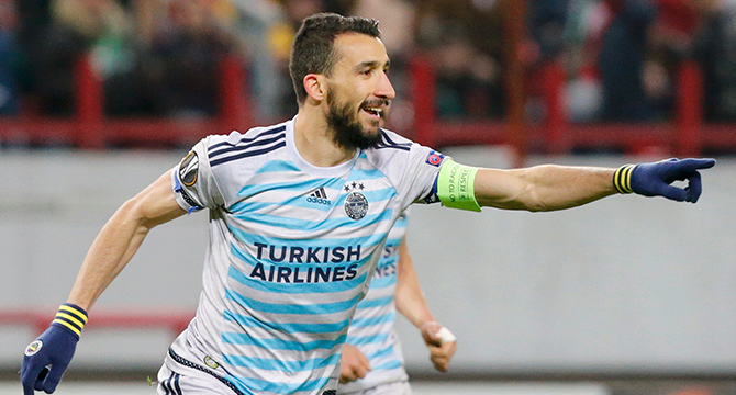 Fenebrahçe'nin son zamanlarda çıkış yakalayan oyuncusu Mehmet Topal, UEFA Avrupa