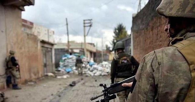 Genelkurmay'dan yapılan açıklamada 3 ilde 22 teröristin etkisiz hale getirildiği
