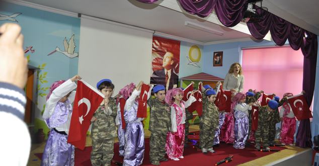 Çanakkale Zaferinin 101. Yıl dönümünde Isparta’da büyük küçük herkes yok