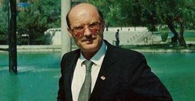 İstanbul sokaklarında gittiğimde gördüm. Büyük büyük afişlerde şöyle yazıyordu; FİLİNTA