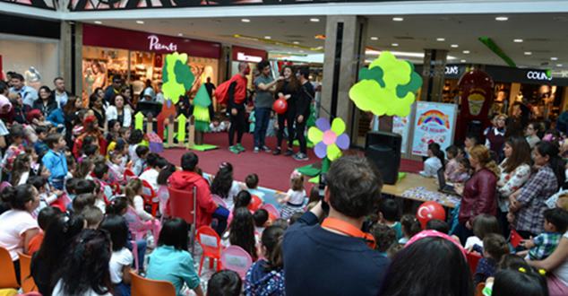 Bu yıl da tüm çocuklar ve kendini çocuk hissedenler yine