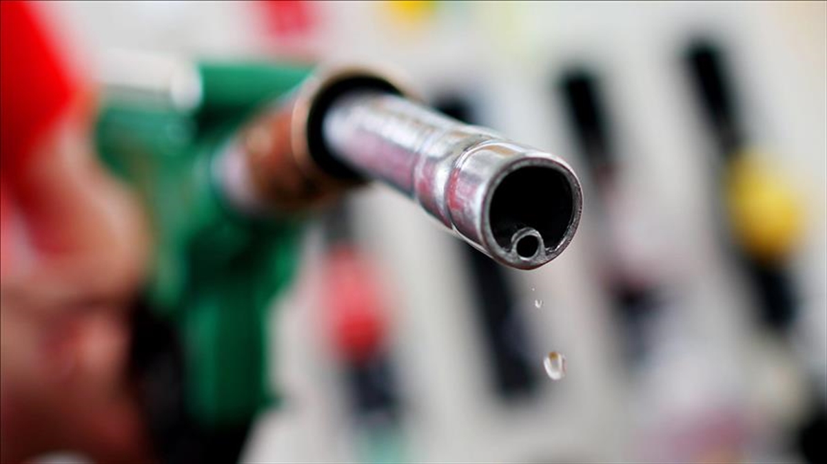 Akaryakıt dağıtım şirketleri, bu gece yarısından geçerli olmak üzere motorinin