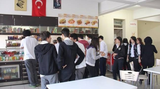 Okullarda satışı yapılacak gıda ve içeceklerin kriterleri yeniden belirlendi.