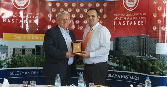 Süleyman Demirel Üniversitesi Hastanesine bağışta bulunan Isparta Ticaret ve Sanayi