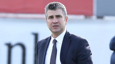 Trabzonspor’da teknik kadronun, futbolcular Erkan Zengin, Luis Pedro Cavanda, Özer