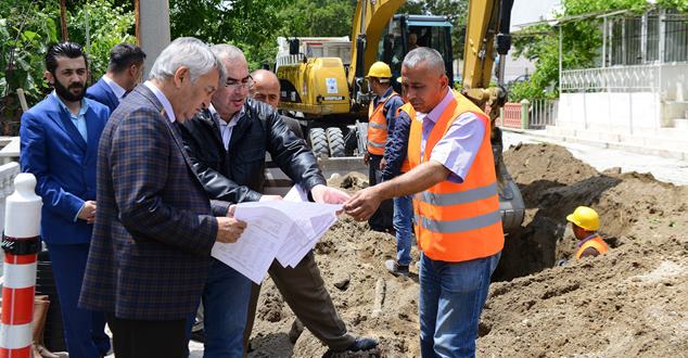 Isparta Belediyesi tarafından şehir genelinde altyapı hizmetleri aralıksız sürdürülüyor. Caddelerde