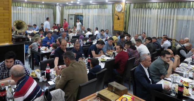 Isparta Ticaret Borsası’nın geleneksel iftar programlarının ilki Yalvaç ilçesinde gerçekleştirildi.