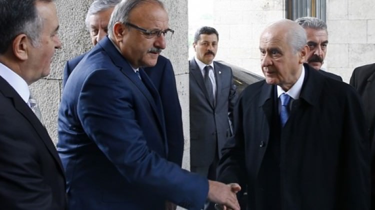MHP’deki Grup Başkan Vekilliği görevinden ayrılan Oktay Vural’ın Meral Akşener