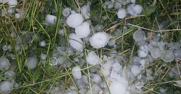 Dün saat 19.30’da başlayıp, yaklaşık 15 dakika süren şiddetli dolu