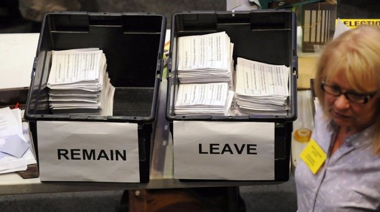 İngiltere’de tarihi oylama sona erdi. İngilizler AB’den ayrılma kararı aldı.