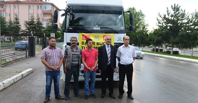 Isparta Belediyesi, Suriye’deki Bayırbucak Türkmenlerine yardımlarını sürdürüyor. Daha önce de