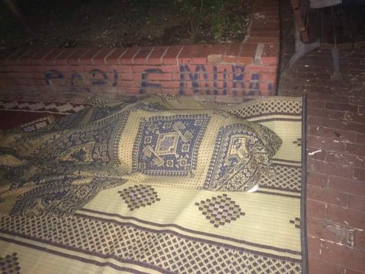 Isparta’da demokrasi nöbetlerinde 9’uncu güne girerken ilginç görüntülerde ortaya çıkıyor.