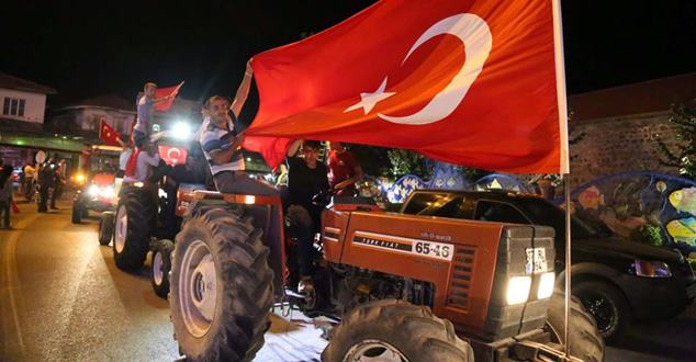 Isparta’da Gıda Tarım İl Müdürlüğü ve Ziraat Odası işbirliğiyle, çiftçiler