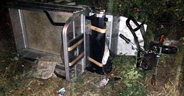 Isparta’nın Şarkikaraağaç İlçesi’nde elektrikli 3 tekerli bisikletle şarampole uçan karı-