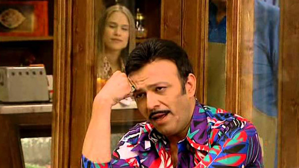 TRT 1’de yayınlanan ‘Seksenler’ dizisinde ‘Ergun Plak’ karakterine hayat veren