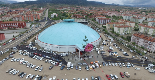 Isparta Belediyesi Gökkubbe Ulusal Fuar, Kongre, Sergi Salonu bir büyük