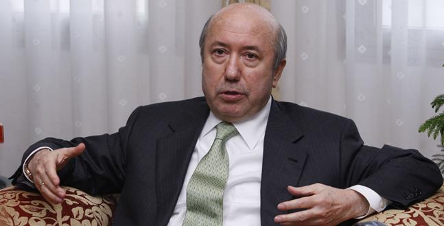 Eski Maliye Bakanı Kemal Unakıtan, tedavi gördüğü hastanede vefat etti.