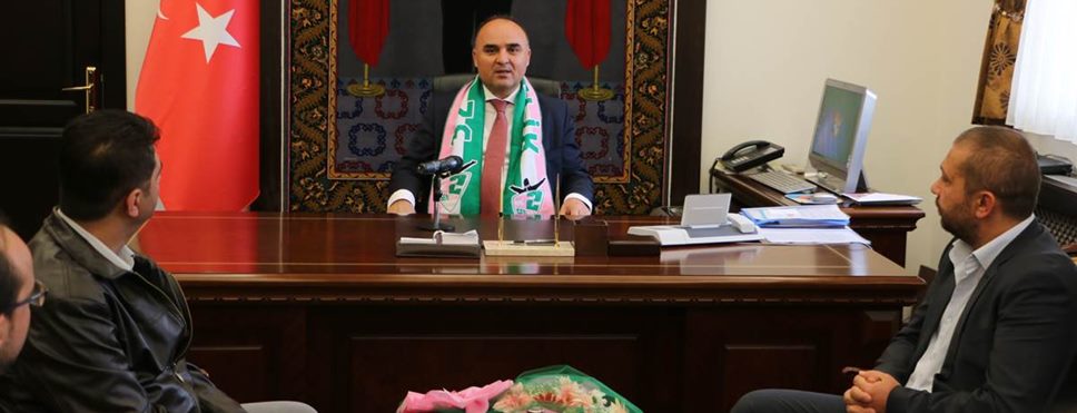 Isparta Davraz Spor’un taraftar topluğu 32 Gençlik Taraftarlar Derneği üyeleri