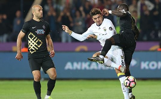 Süper Lig’in 6.haftasında Fenerbahçe, Osmanlıspor’la deplasmanda oynadığı karşılaşmadan 1-1’lik eşitlikle