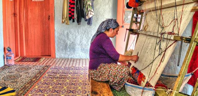 Isparta halısının yeniden eski değerine ulaşması amacıyla, Isparta Halk Eğitim