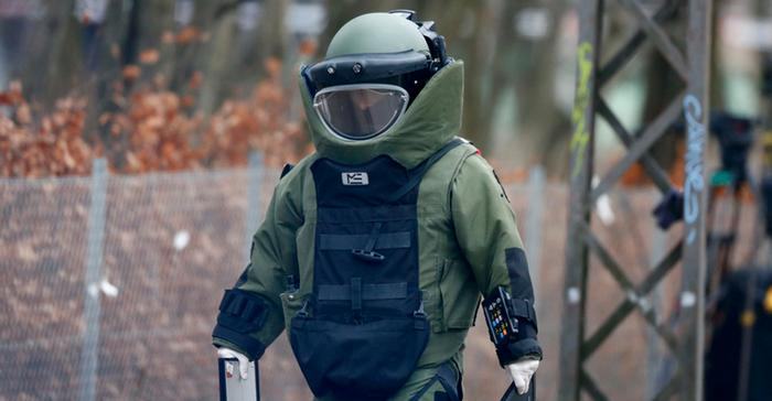 Kaymakkapı Meydanındaki bir poşet sıcak dakikaların yaşanmasına neden oldu. Bomba