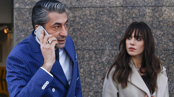 Başrollerini Erkan Petekkaya, Ebru Özkan, Barış Falay ve Mine Tugay’ın