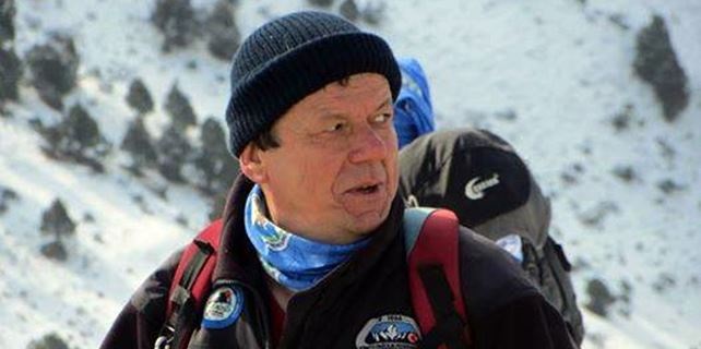 Ramazandan önceki son Pazar günüydü. Gurubumuz Atabey-İslam köye gül toplama