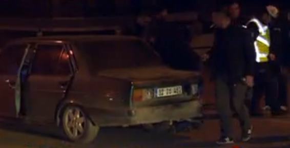  Emre Mahallesinde direksiyon hakimiyetini kaybeden bir sürücünün kullandığı otomobil,