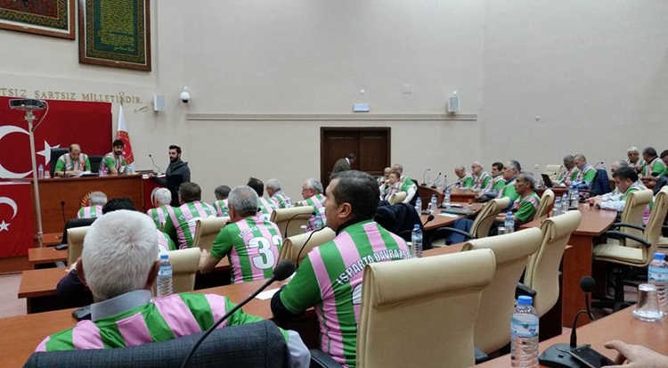 Isparta İl Genel Meclisinin bügünkü oturumunda meclis üyeleri Isparta Davrazspora
