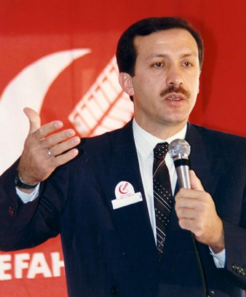 Cumhurbaşkanı Tayyip Erdoğan’ın 1993 yılında Refah Partisi Isparta İl Kongresi’nde