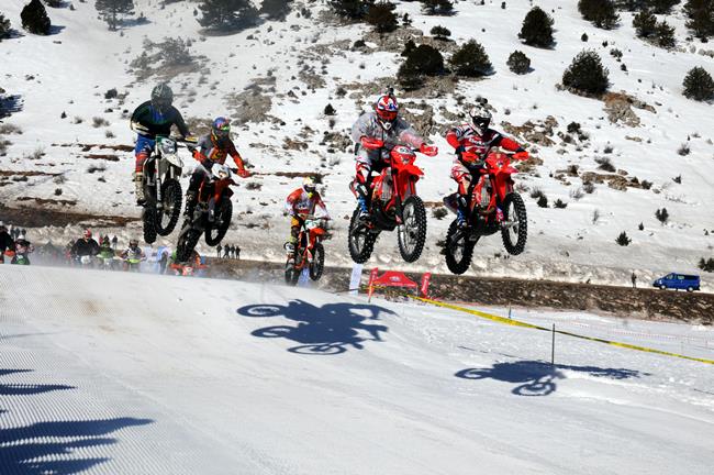 Isparta’da bu yıl 3’üncüsü düzenlenen Davraz Motosnow Yarışları tamamlandı. Davraz Kayak