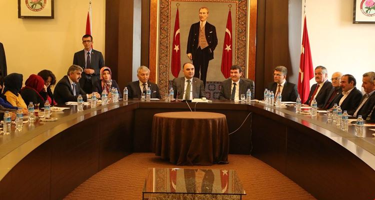 Vali Şehmus Günaydın tarafından her ay gerçekleştirilen muhtarlar toplantısının Şubat