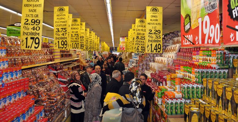 IYAŞ VE IYAŞPARK Alışveriş Merkezleri Geleneksel İndirim Festivallerinin startını veriyor.