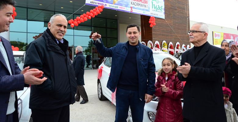 Iyaş Group tarafından düzenlenen “Her Ay Bir Araba” çekiliş kampanyasının