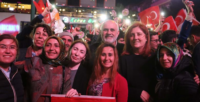 Resmi olmayan seçim sonuçlarının belli olmasının ardından tüm Türkiye’de olduğu